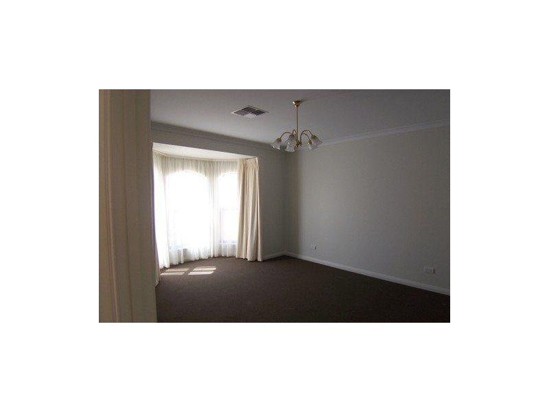 18 Osborne Street, Largs Bay SA 5016