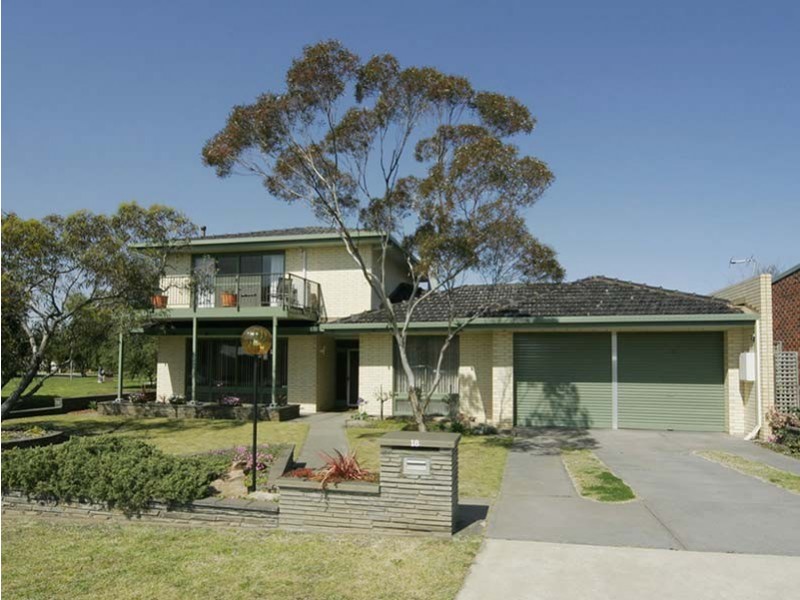18 Pine Lodge Crescent, Seaton SA 5023