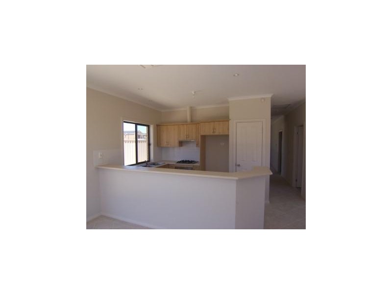 8  Farncomb Avenue, Largs North SA 5016