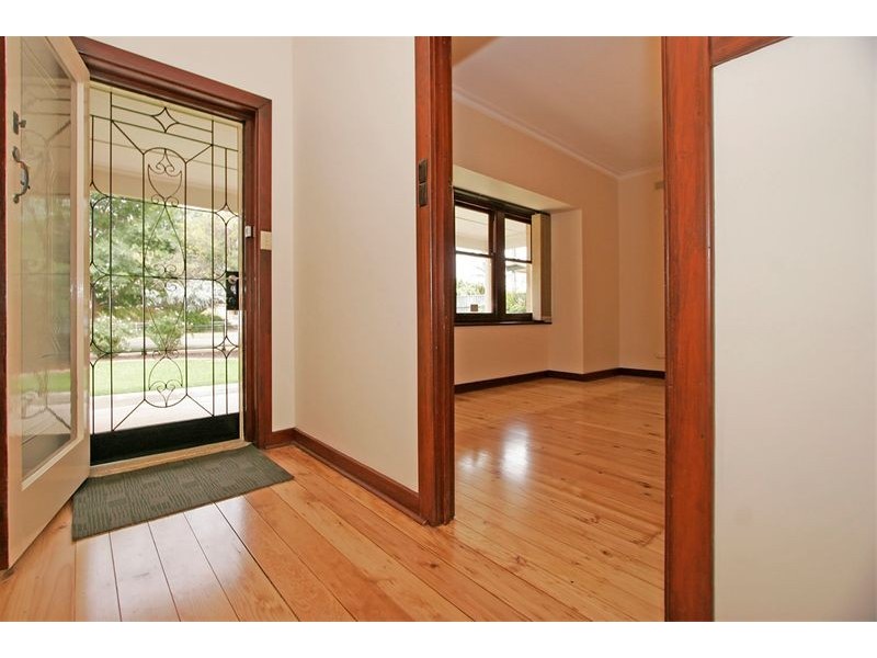 5A  Koolunda Avenue, Woodville South SA 5011