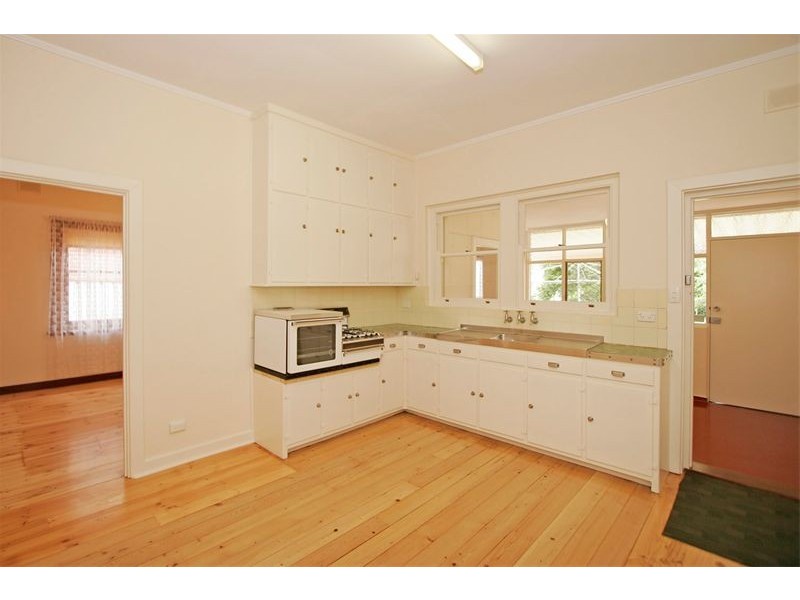 5A  Koolunda Avenue, Woodville South SA 5011