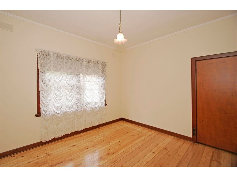 5A  Koolunda Avenue, Woodville South SA 5011