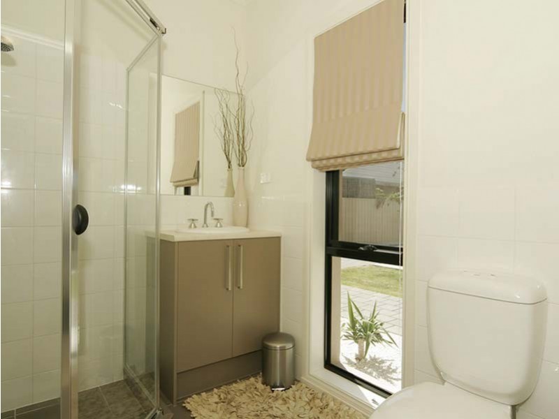 2/2  Stonehaven Street, Pennington SA 5013