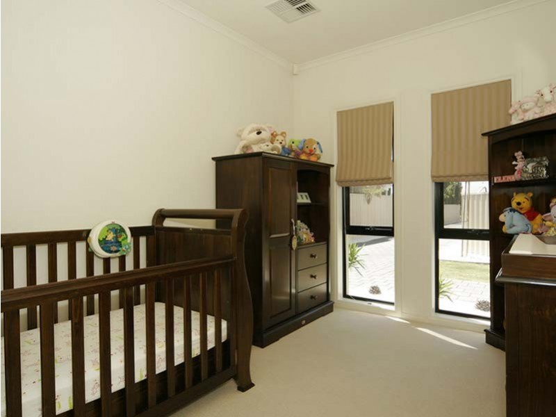 2/2  Stonehaven Street, Pennington SA 5013