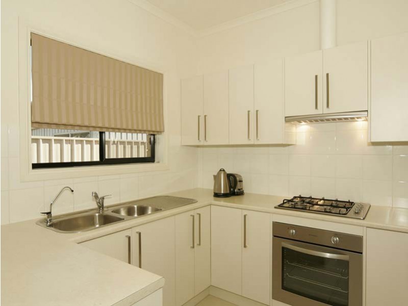 2/2  Stonehaven Street, Pennington SA 5013