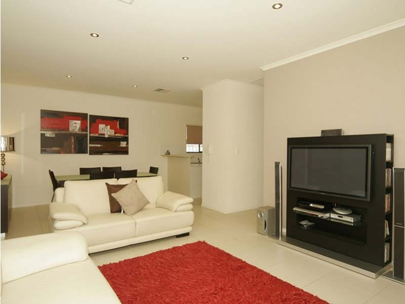 2/2  Stonehaven Street, Pennington SA 5013