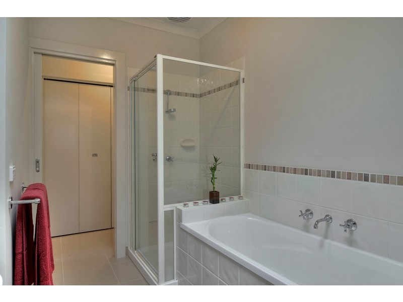 6 James Hird Drive, Hastings VIC 3915