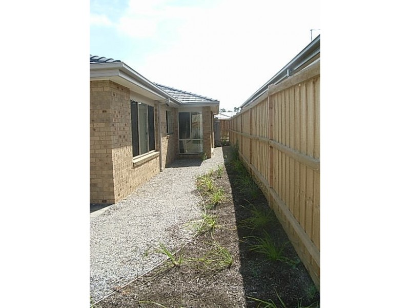 7 James Hird Drive, Hastings VIC 3915