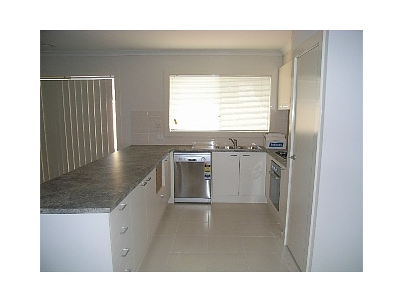 18 James Hird Drive, Hastings VIC 3915