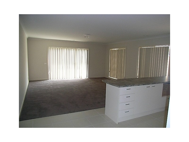 18 James Hird Drive, Hastings VIC 3915