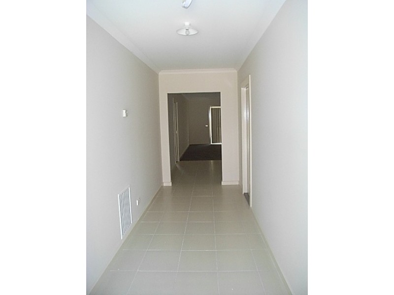 18 James Hird Drive, Hastings VIC 3915