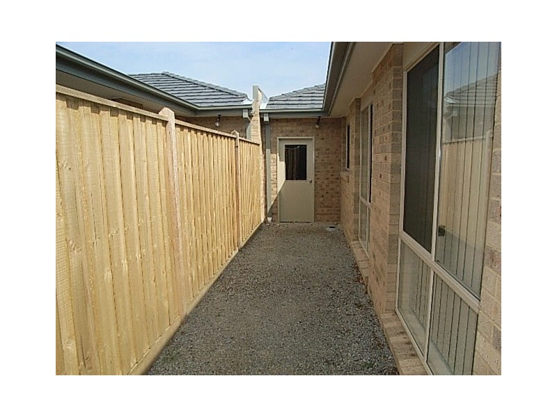 18 James Hird Drive, Hastings VIC 3915