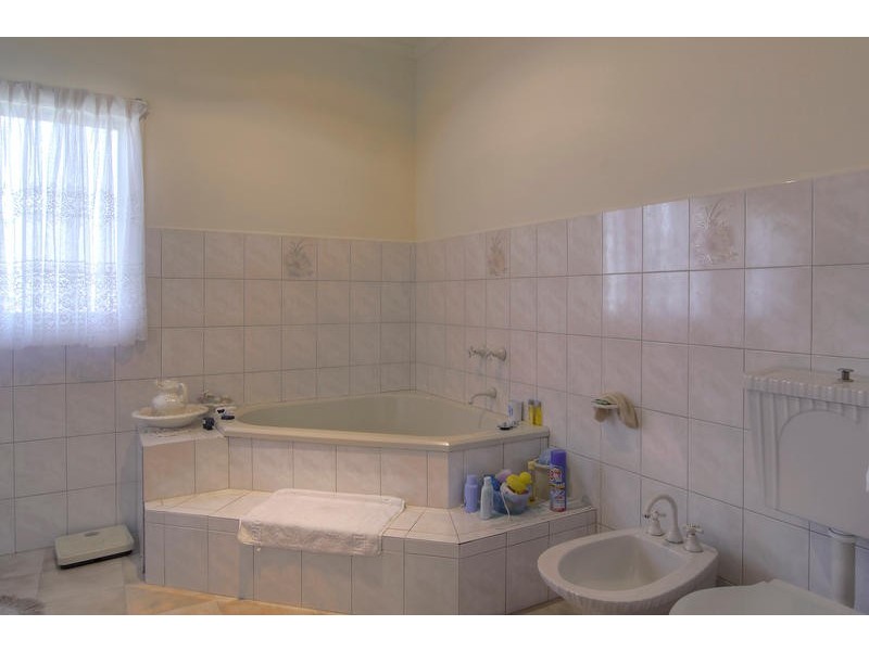 4 Hendersons Road, Bittern VIC 3918