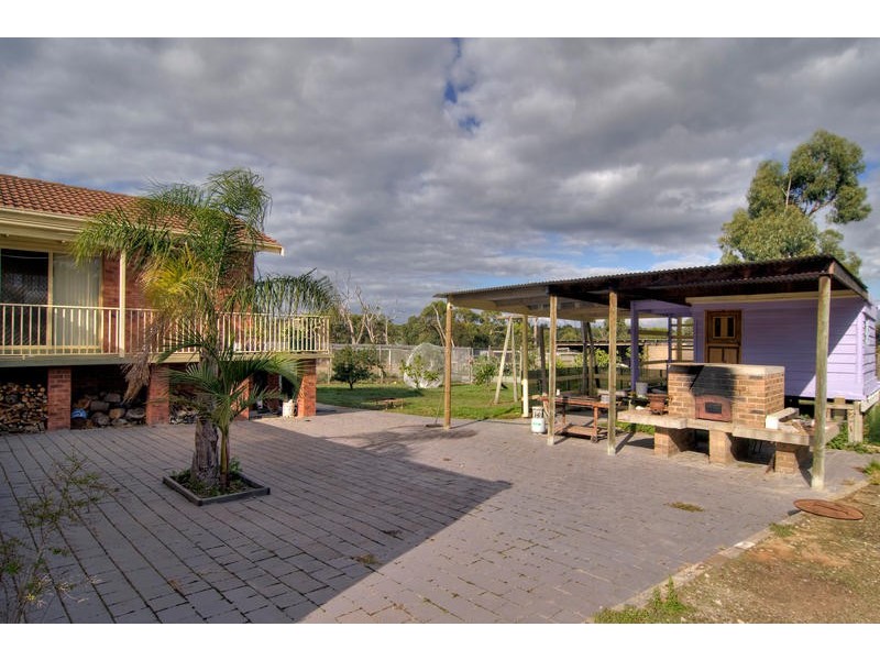 4 Hendersons Road, Bittern VIC 3918
