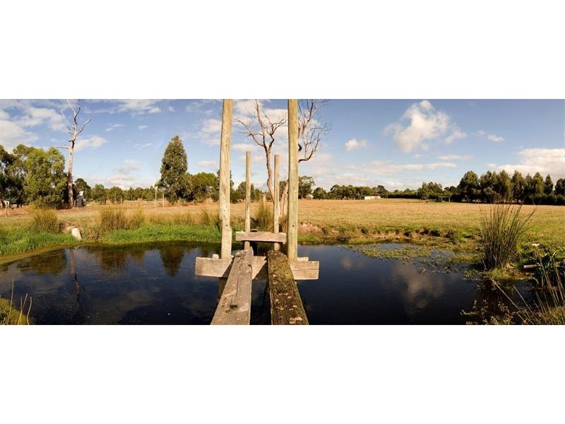 4 Hendersons Road, Bittern VIC 3918