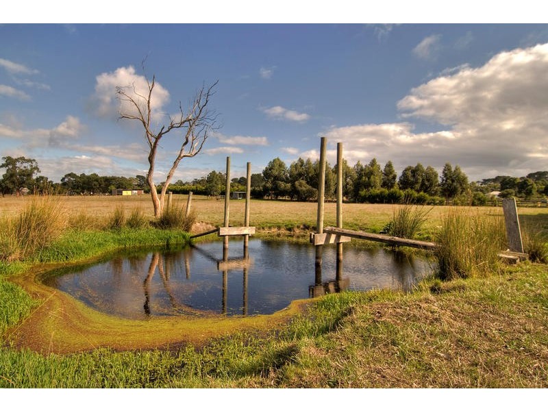 4 Hendersons Road, Bittern VIC 3918