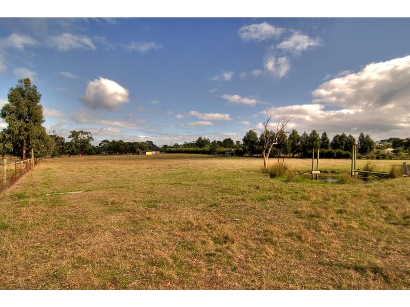 4 Hendersons Road, Bittern VIC 3918