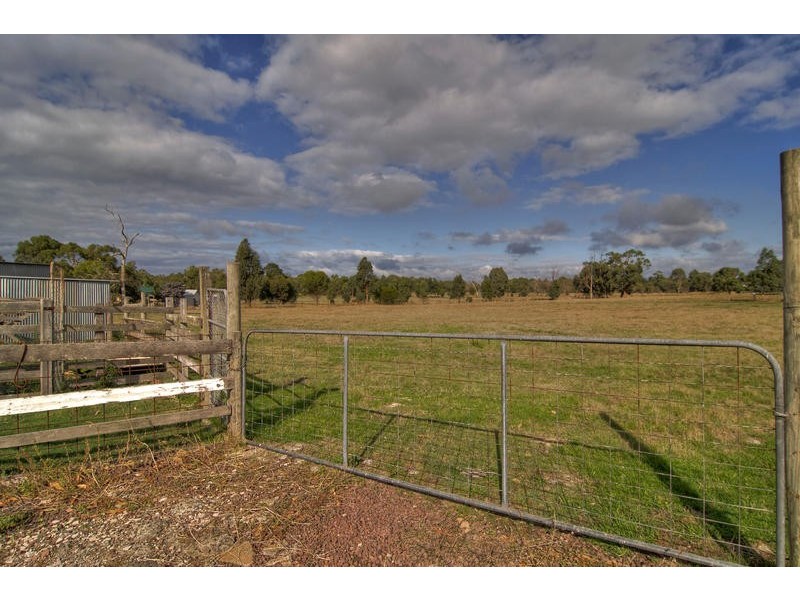 4 Hendersons Road, Bittern VIC 3918