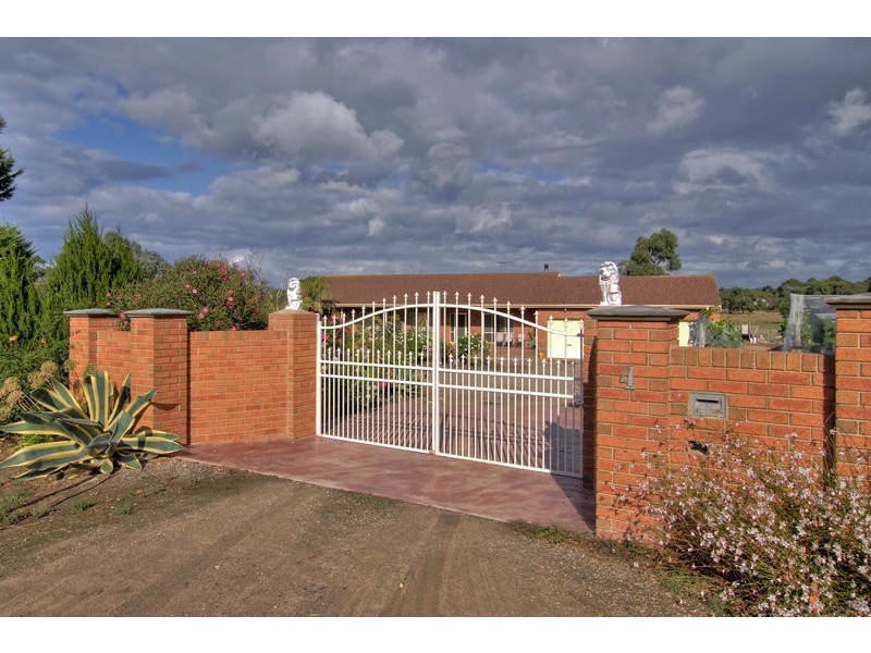 4 Hendersons Road, Bittern VIC 3918