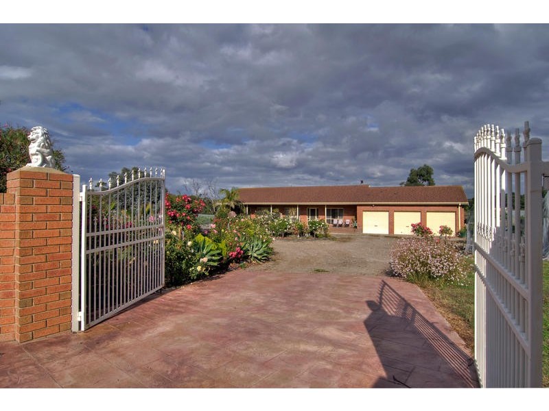 4 Hendersons Road, Bittern VIC 3918
