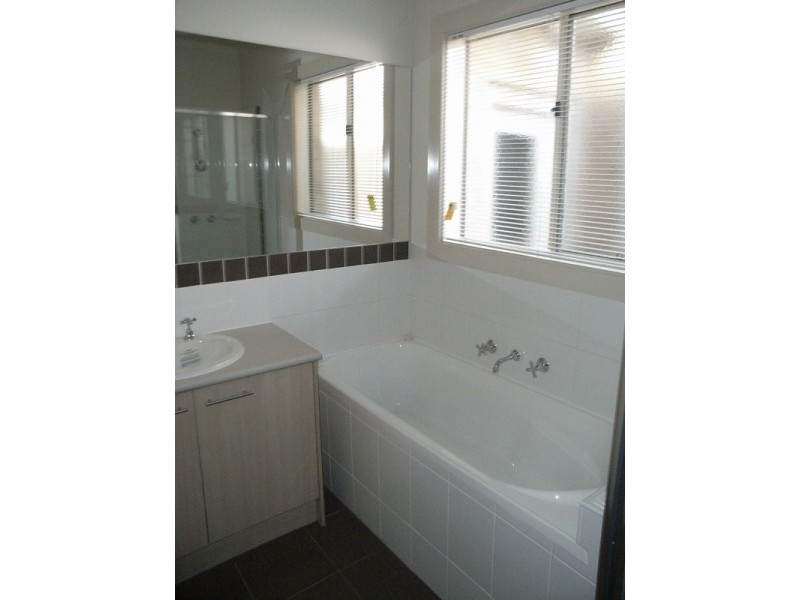 25 James Hird Drive, Hastings VIC 3915