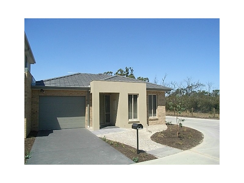 16 James Hird Drive, Hastings VIC 3915