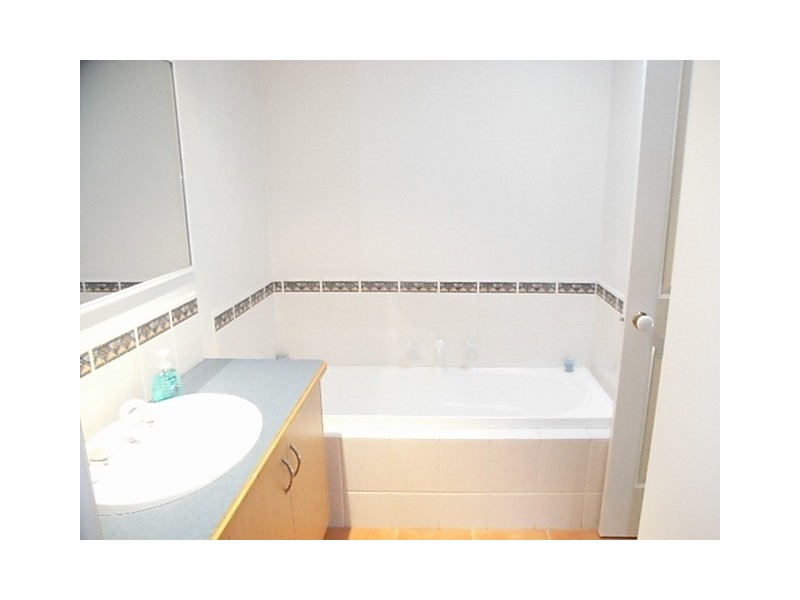 2 / 120 Marine Parade, Hastings VIC 3915