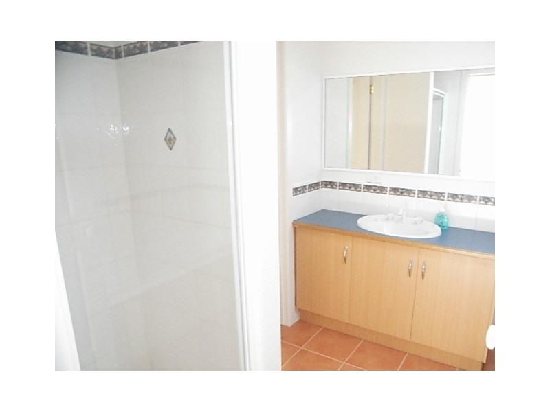 2 / 120 Marine Parade, Hastings VIC 3915