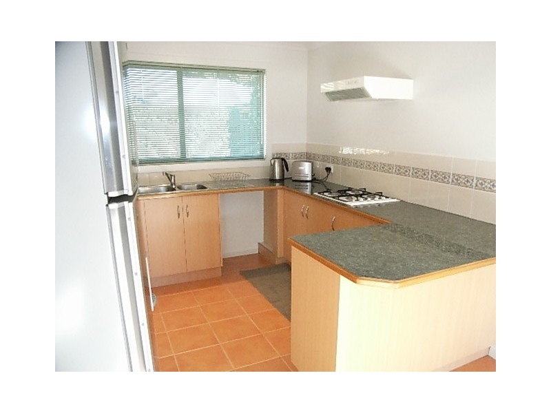 2 / 120 Marine Parade, Hastings VIC 3915