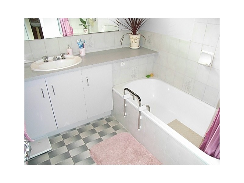 18 Michelle Drive, Hastings VIC 3915