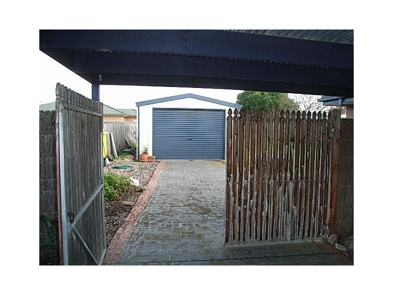 18 Michelle Drive, Hastings VIC 3915