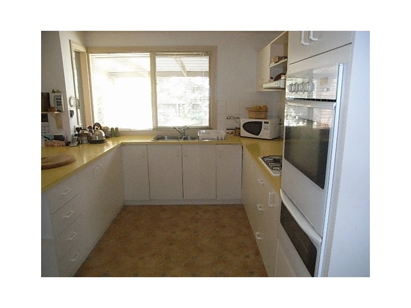 4 Slocombe Close, Hastings VIC 3915