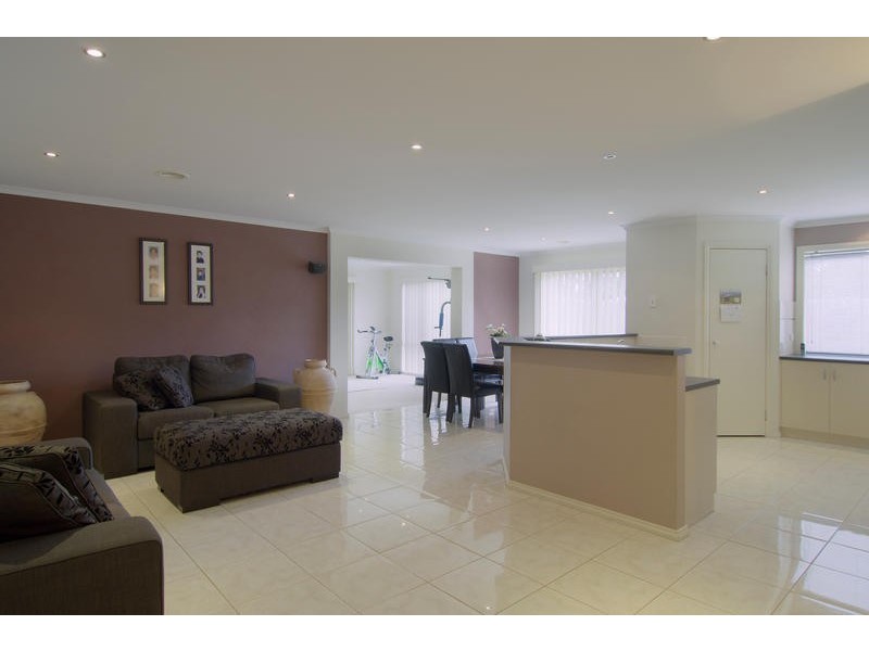 8 Jensen Court, Crib Point VIC 3919