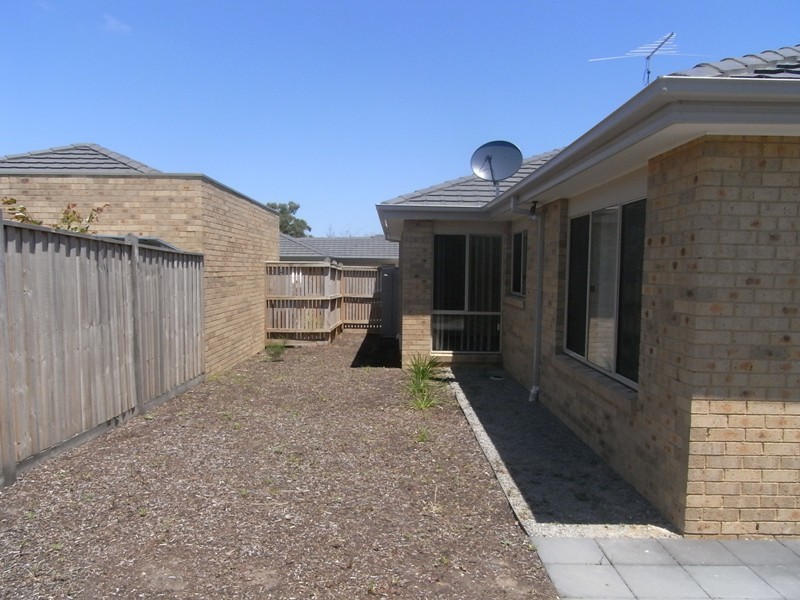10 James Hird Drive, Hastings VIC 3915