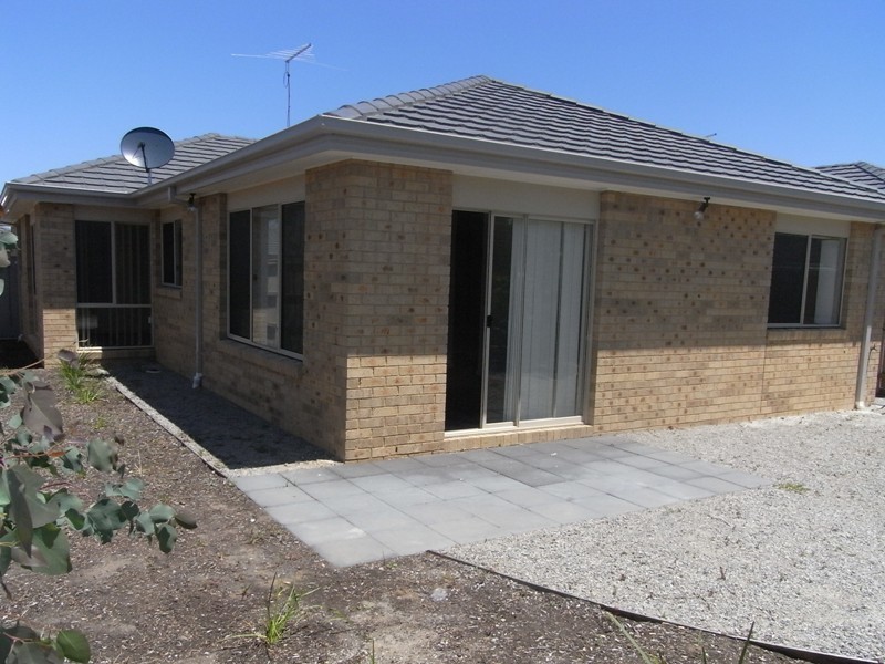 10 James Hird Drive, Hastings VIC 3915