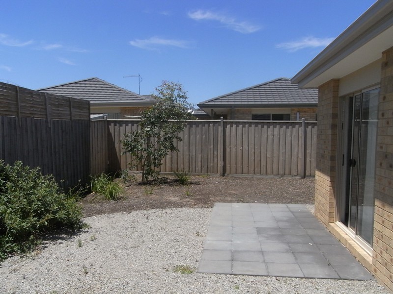 10 James Hird Drive, Hastings VIC 3915