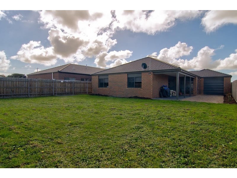 17 Dylan Drive, Hastings VIC 3915