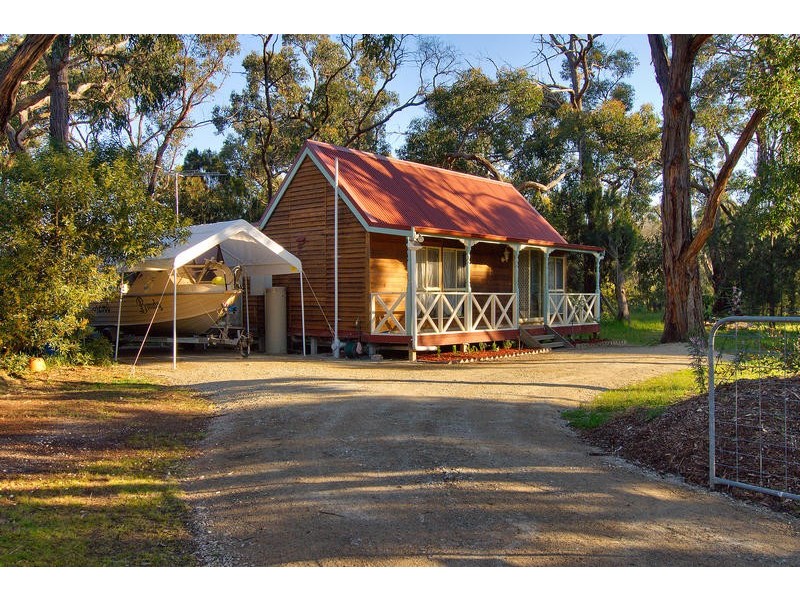 32 Hamilton Street, Crib Point VIC 3919