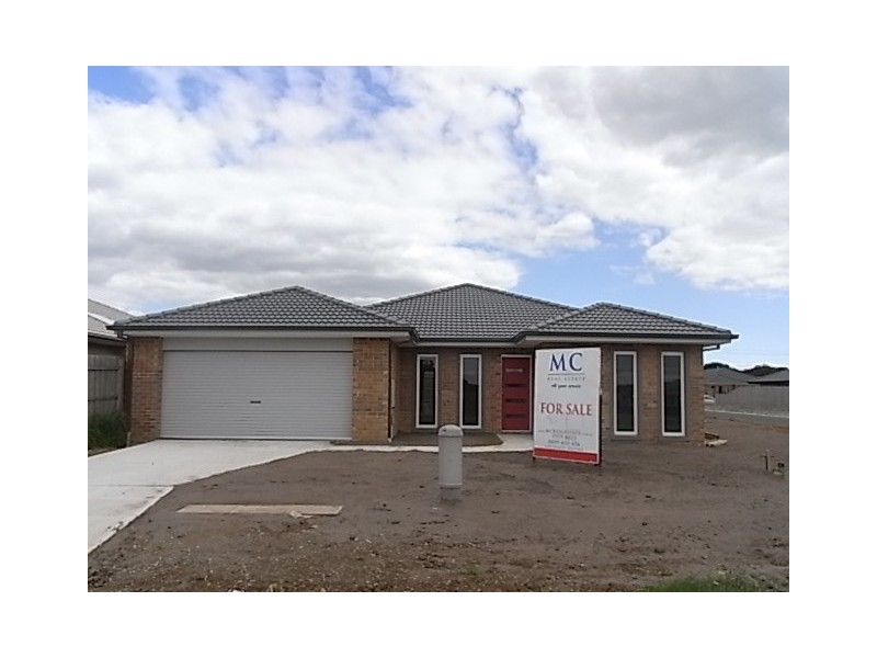 11 Brandary Place, Hastings VIC 3915