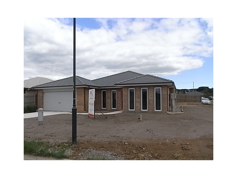 11 Brandary Place, Hastings VIC 3915