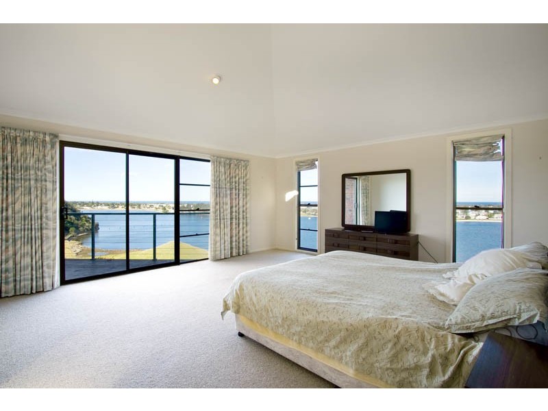 66 Creighton Street, Lakes Entrance VIC 3909