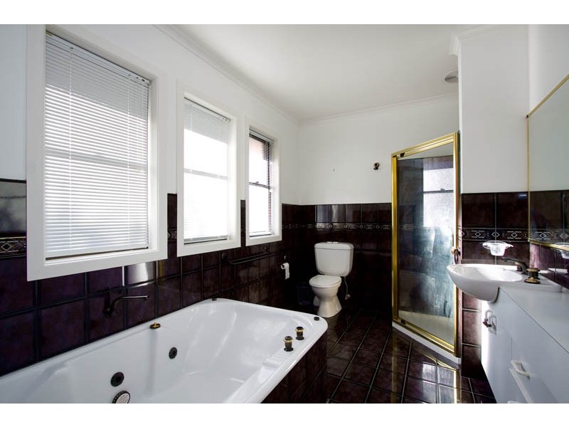 66 Creighton Street, Lakes Entrance VIC 3909