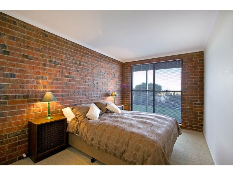 66 Creighton Street, Lakes Entrance VIC 3909