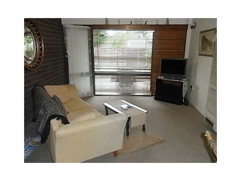 1, 2, 3 — 2 Station Way, Tyabb VIC 3913