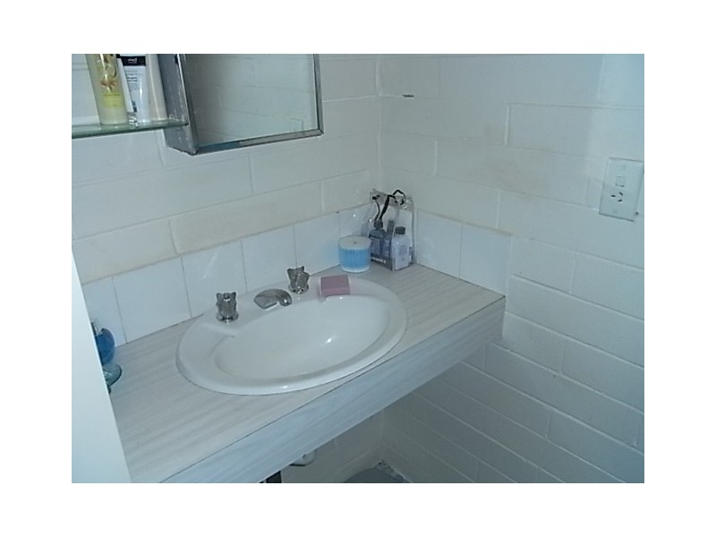 1, 2, 3 — 2 Station Way, Tyabb VIC 3913