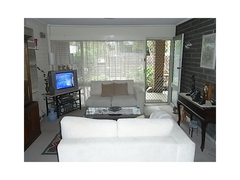 1, 2, 3 — 2 Station Way, Tyabb VIC 3913