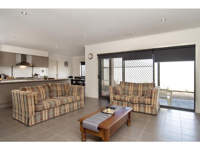 17 Dylan Drive, Hastings VIC 3915