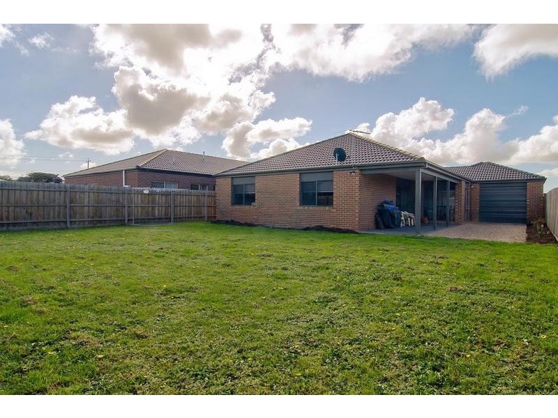 17 Dylan Drive, Hastings VIC 3915