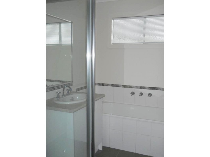 2/242 Hodgins Road, Hastings VIC 3915