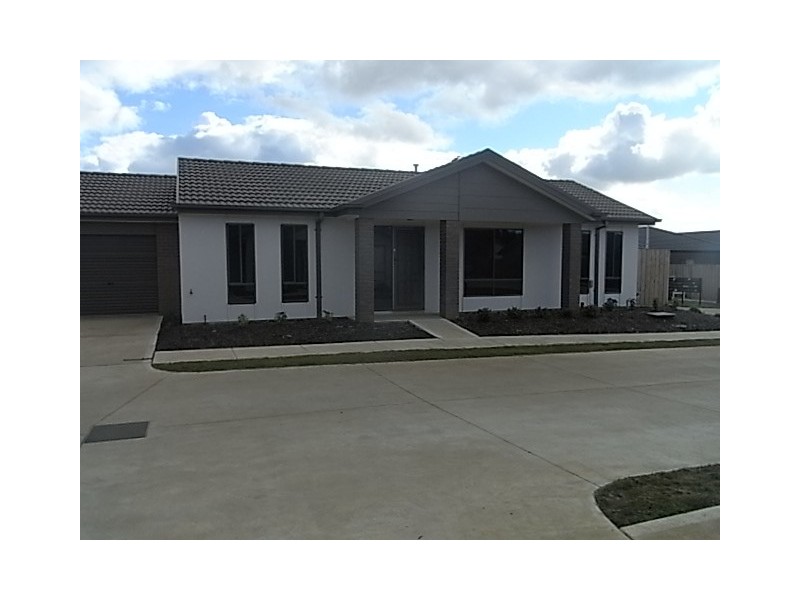 2/242 Hodgins Road, Hastings VIC 3915